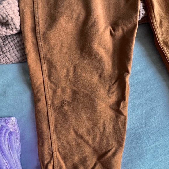 Scuba High Rise French Terry Jogger - Picture 4 of 5